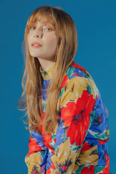 Elizabeth Olsen women actress long hair simple background 76