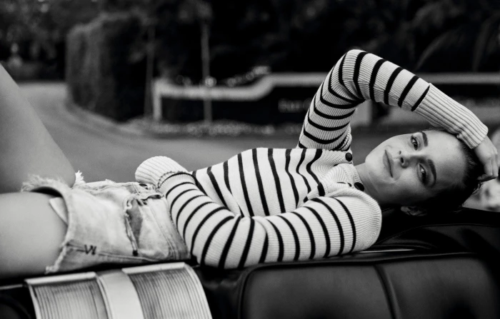 Emma Watson women actress brunette monochrome looking at viewer