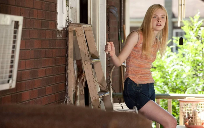 Elle Fanning blonde women actress blue eyes shorts jean