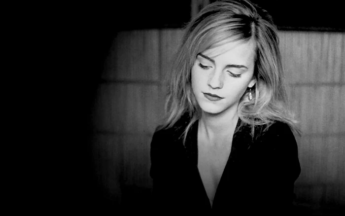 Emma Watson women monochrome actress one person indoors