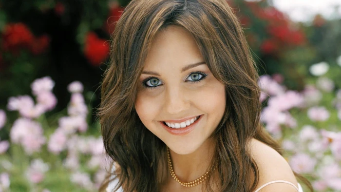 Hollywood Actress Amanda Bynes Hot women's gold beaded necklace