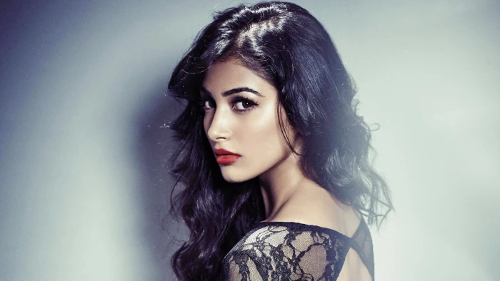 Hot Mohenjo Daro Actress Pooja Hegde beauty beautiful woman 2k