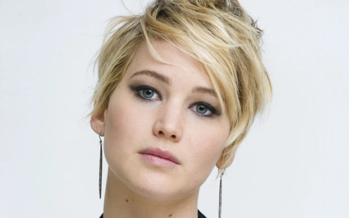 Jennifer Lawrence women actress face green eyes short hair