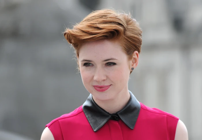 Karen Gillan women celebrity actress short hair portrait 2k