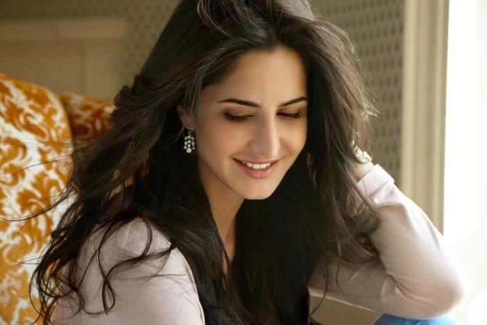 katrina kaif smiling earring actress brunette Girls long hair 2k
