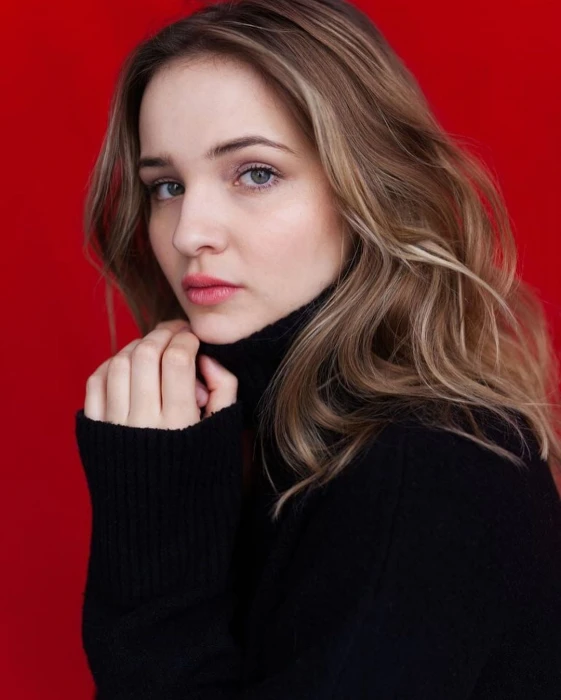 Lisa Vicari brunette celebrity actress German green eyes