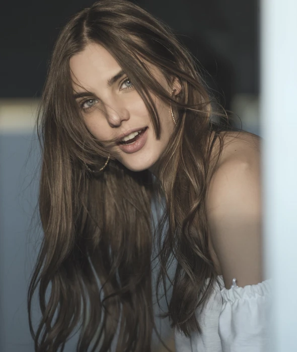 Macarena Achaga women actress brunette long hair blue eyes 2k