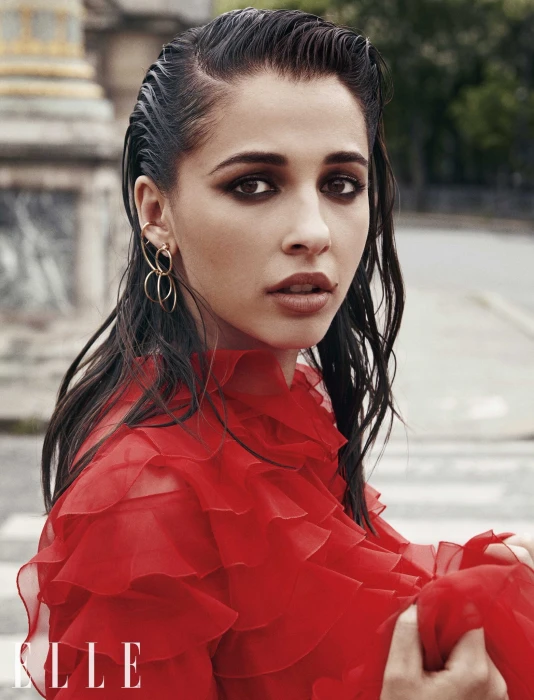 Naomi Scott women brunette actress looking at viewer makeup