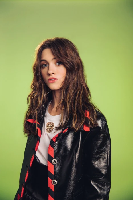 Natalia Dyer women actress blue eyes long hair brunette 2k