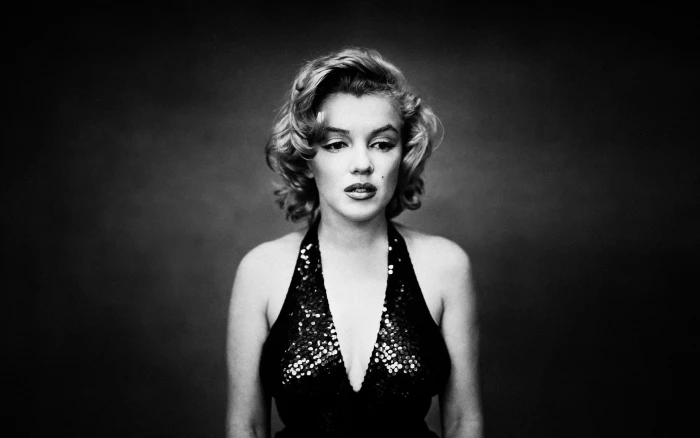 Marilyn Monroe women monochrome actress portrait simple background 2k