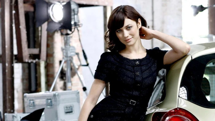 Olga Kurylenko women car with cars celebrity model
