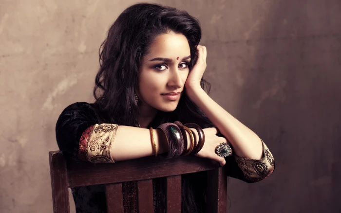 shraddha kapoor indian actress Girls portrait looking at camera 2k