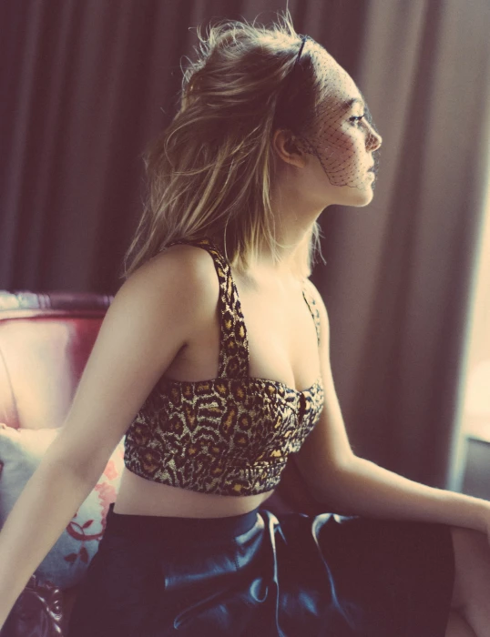 women actress AnnaSophia Robb portrait display