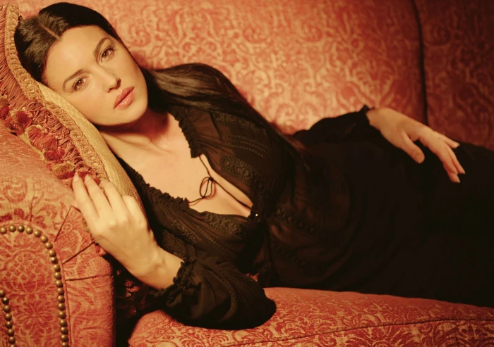 women actress brunette long hair Monica Bellucci juicy lips 2k