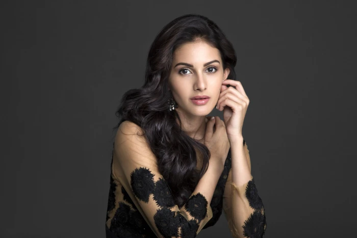 woman wearing black dress Amyra Dastur Indian actress Bollywood 2k