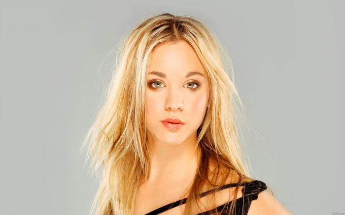 women Kaley Cuoco blonde face actress celebrity simple background