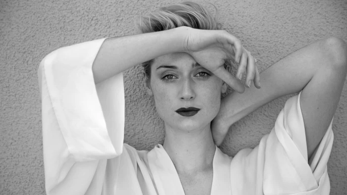 women wall monochrome Elizabeth Debicki actress