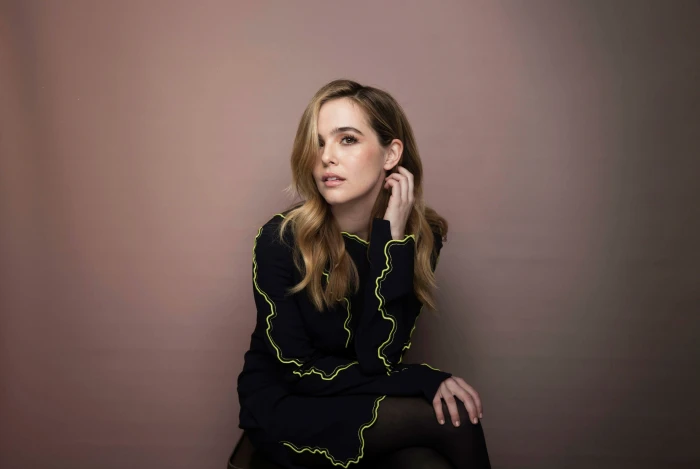 Zoey Deutch American actress 2k