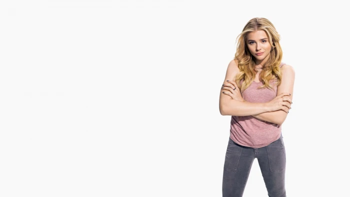women's purple sleeveless top actress Chlo Grace Moretz blonde