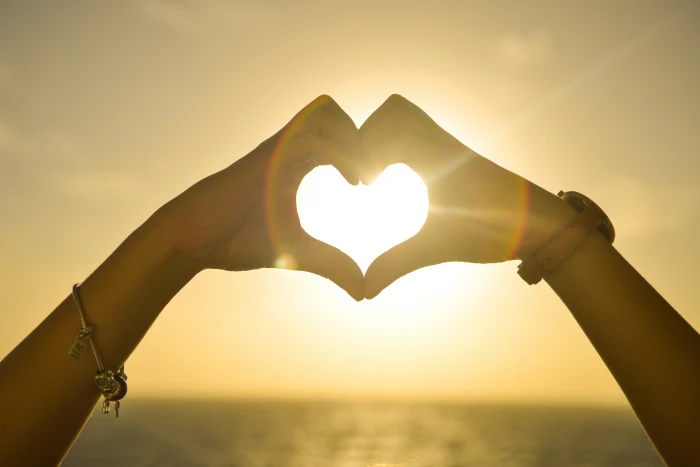 Love heart Sunrise Hands 2k 4k 5k 8k