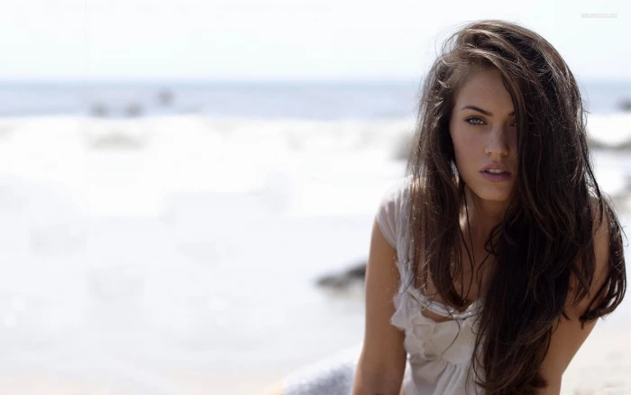 women's white scoop neck sleeveless dress Megan Fox model celebrity 2k