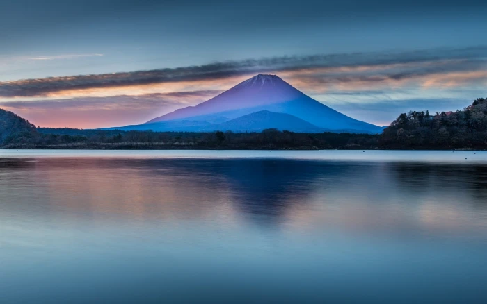 Beautiful Japan nature scenery Mount Fuji lake clouds dawn 2k