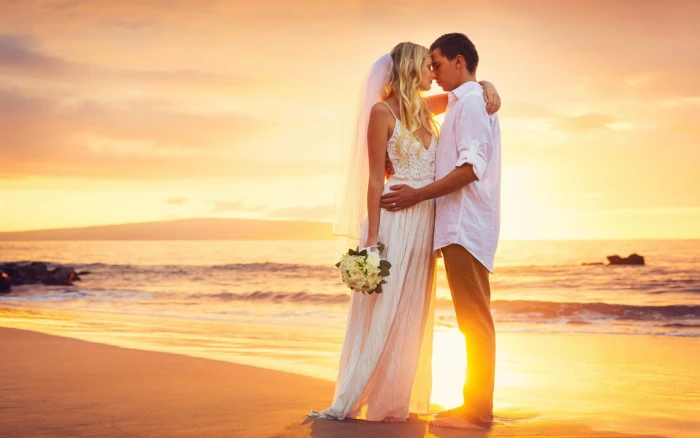 Couple Love Hug Sea Beach Sunset Hd Wallpaper Download 2k