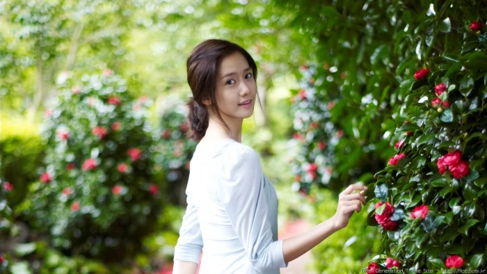 women nature flowers garden girls generation snsd asians im yoona Nature Flowers HD Art 2k