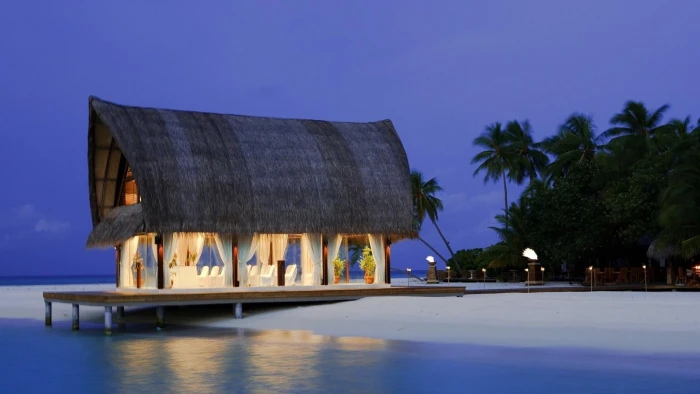 maldives beach hut sky sea water sand romantic 2k