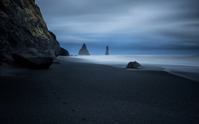 seashore Iceland nature beach cliff coast landscape sky 2k