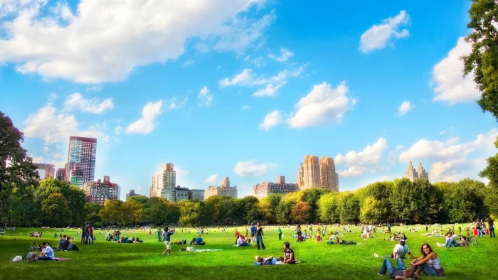 Glorious Day In Hyde Park London Hdr lawn people city clouds 2k
