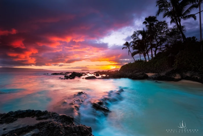 sunset palm trees Hawaii photographer Kenji Yamamura Secret Beach 2k