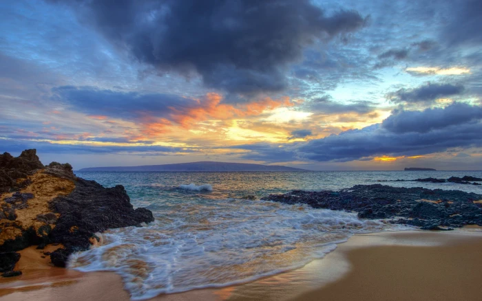 Sunset Secret Beach Makena Maui Hawaii waves clouds 2k