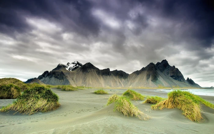 Iceland nature scenery mountains clouds spring 2k