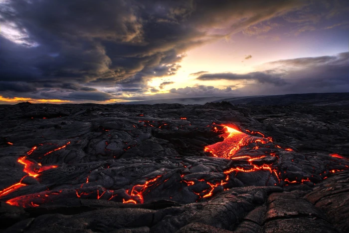 volcano landscape lava clouds Indonesia rock geology heat temperature 2k