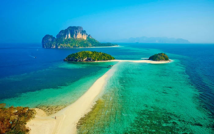 Koh Lipe Thailand Island In Andaman Sea To The Border With Malaysia Part Of Tarutao National Marine Park Liming Rocks Turquoise Waters And White Sandy Beaches 2k