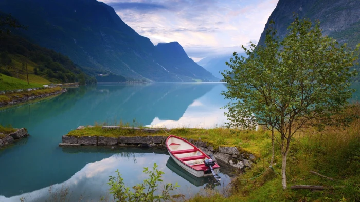 Norway beautiful nature scenery lake mountains clouds boat trees white and red punt 2k