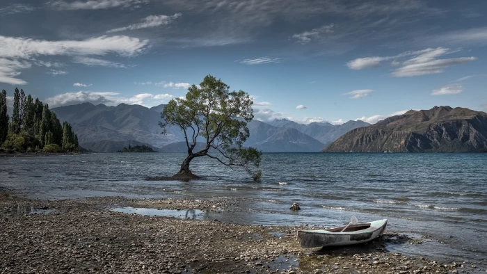 white kayak water nature boat mountains Lake Wanaka New Zealand 2k