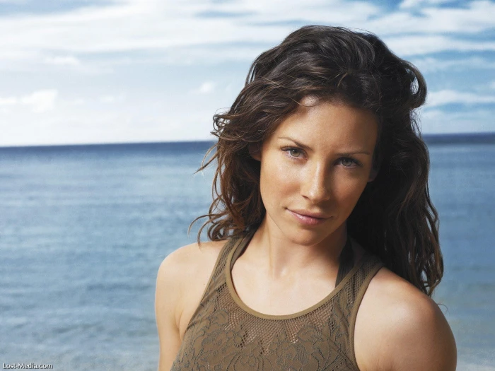 woman in gray mesh tank top near beach Evangeline Lilly Kate Austen 2k