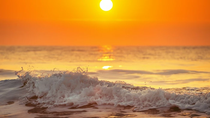 horizon sea sky orange sun wave ocean sunrise shore 2k 4k