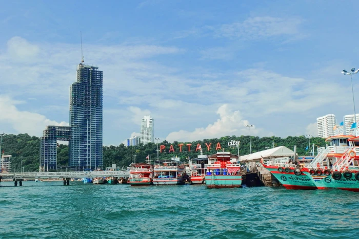 pattaya thailand sea beach pier boat architecture built structure 2k