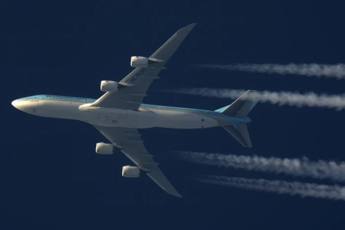 The plane Boeing 8 Intercontinental Airliner 2k