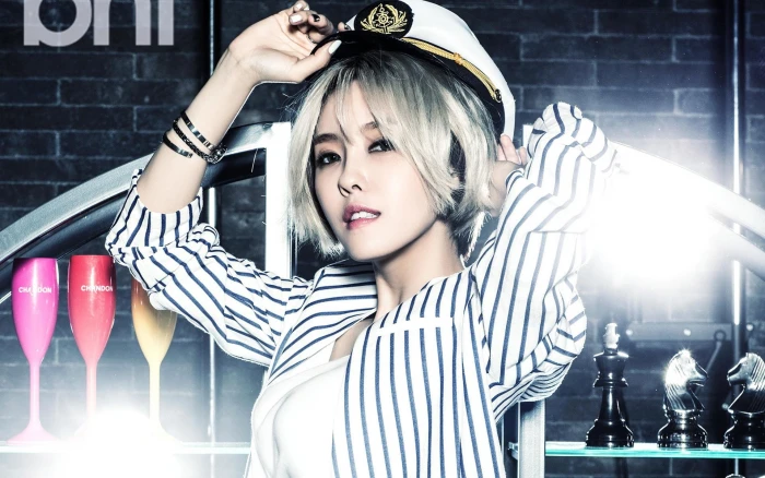 T ara Korean beauty singers photo wallpaper 04 striped fashion 2k
