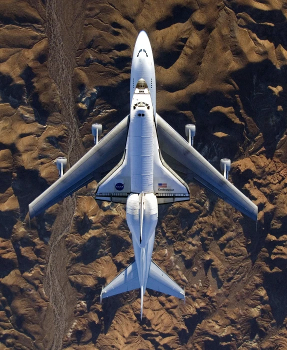 white shuttle carrier aircraft space endeavour boeing 2k