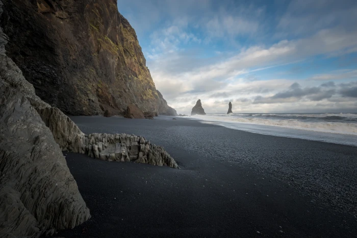 beach black sand cliff nature sea coast 2k