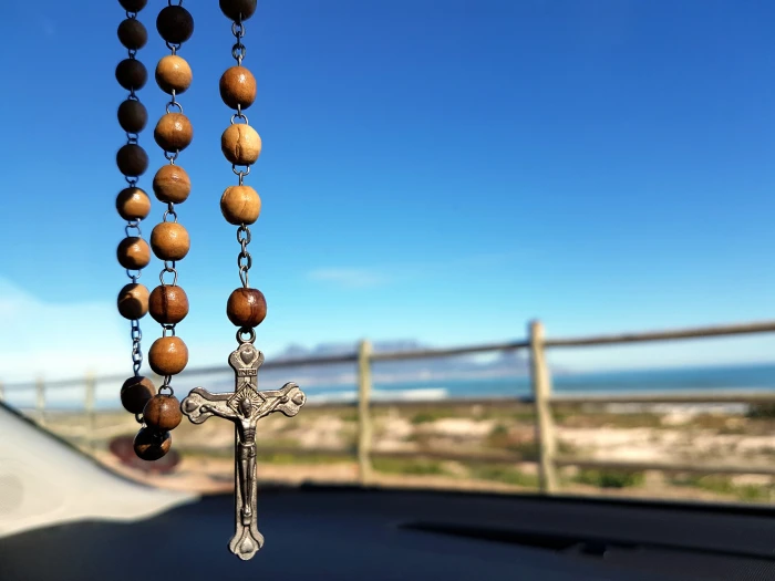 brown rosary selective focus photography table mountain catholic 2k 4k