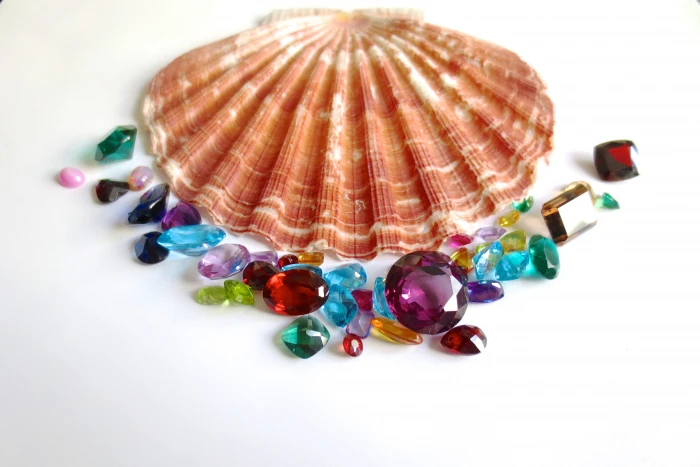 gemstones clam shell ruby emerald sapphire luxury precious 2k 4k 5k