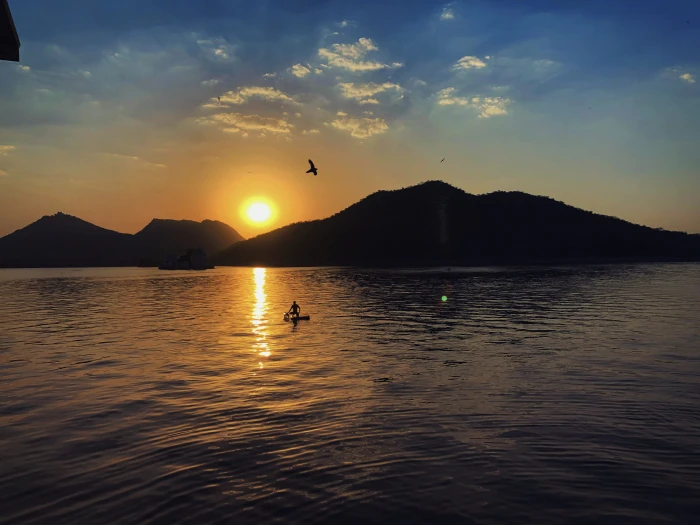india udaipur fateh sagar lake fatehsagar mountains 2k 4k