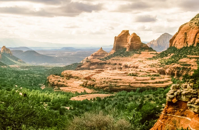 View of Cathedral Rock in Sedona Arizona america blue canyon 2k