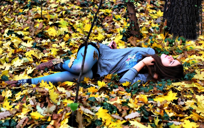 Girl in Nature hot babes and girls 2k 4k